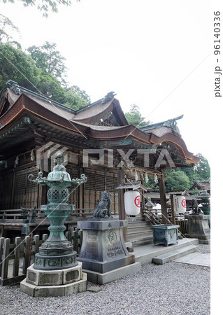 金比羅宮は香川県の像頭山に鎮座する神社です。 金比羅宮は香川県の像頭山に鎮座する神社です。 96140336