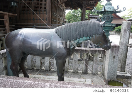 金比羅宮は香川県の像頭山に鎮座する神社です。 金比羅宮は香川県の像頭山に鎮座する神社です。 96140338