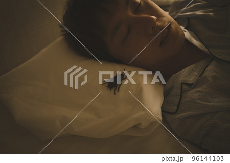 パジャマの男性 パジャマの男性 96144103