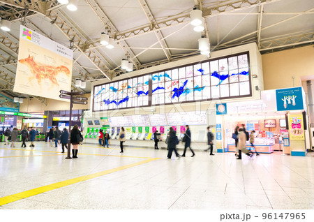 【東京都】1月・帰宅する人で賑わう上野駅 96147965