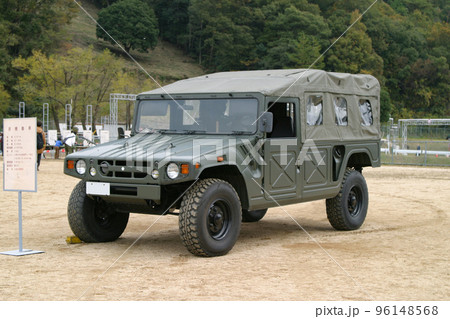 展示される陸上自衛隊の高機動車 96148568