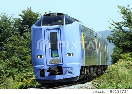 緑の中を駆ける特急サロベツ 特急サロベツ 宗谷本線 緑の中を駆ける特急サロベツ 特急サロベツ 宗谷本線 96152734