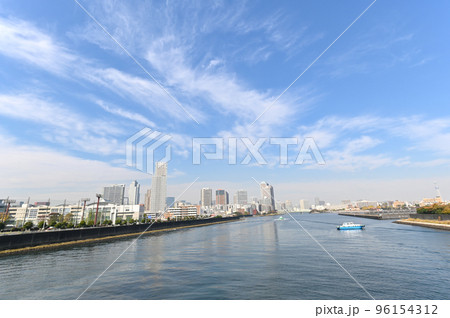 東京都 豊洲 春海橋から越中島方面を見た風景 東京都 豊洲 春海橋から越中島方面を見た風景 96154312
