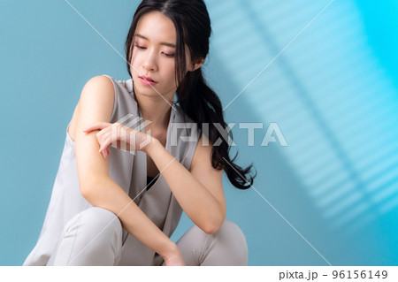 女性　ビューティー　美容　スキンケア 96156149