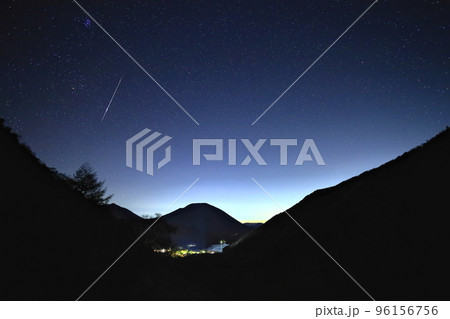 奥日光金精峠の絶景星空／栃木県日光市湯元 96156756