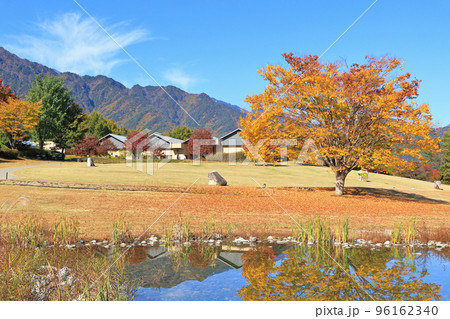 秋の安曇野ちひろ公園 秋の安曇野ちひろ公園 96162340