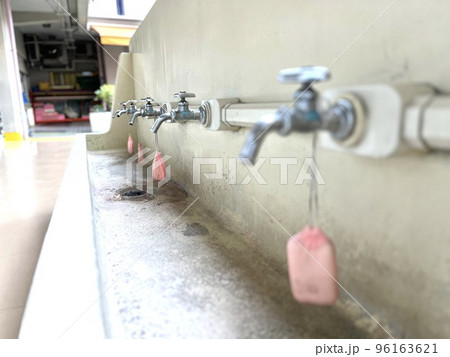 日本の水不足問題を考える 96163621
