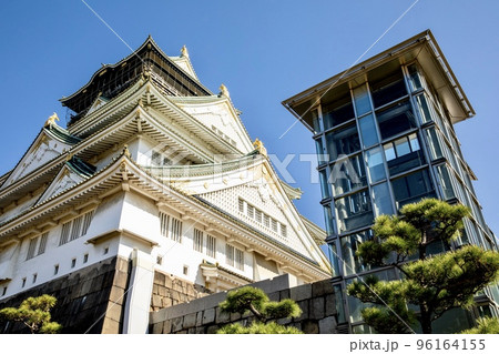 大阪府大阪市　大阪城の復興天守 96164155