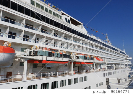 豪華客船の舷側 客船 クルージング 船旅 豪華客船の舷側 客船 クルージング 船旅 96164772