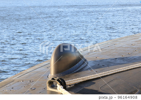 潜水艦艦首の逆探ソナー ソナー 集音器 潜水艦 潜水艦艦首の逆探ソナー ソナー 集音器 潜水艦 96164908