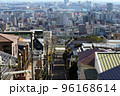 高台から見る神戸の街 96168614