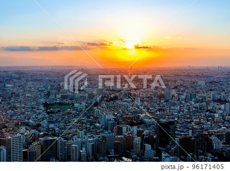 Skyscrapersat sunset in Shinjuku, Tokyo, Japan 96171405