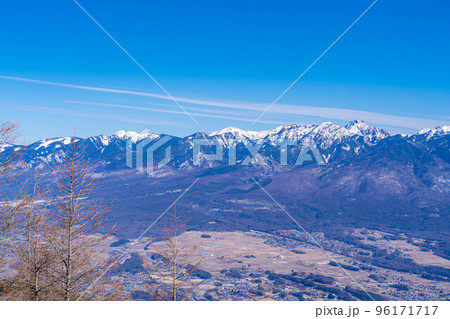 【冬素材】冬の入笠山山頂から見た南アルプスと八ヶ岳【長野県】 【冬素材】冬の入笠山山頂から見た南アルプスと八ヶ岳【長野県】 96171717