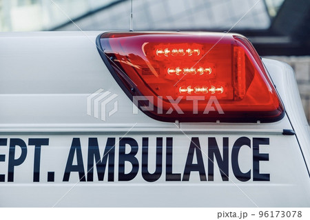 医療イメージ 救急車の赤色灯 医療イメージ 救急車の赤色灯 96173078