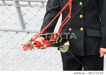 海上自衛隊のラッパ　総員起こし　軍隊ラッパ 96173124