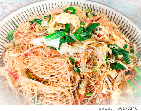 中国家庭料理・台湾炒米粉(炒り卵入り台湾ビーフン炒め) 中国家庭料理・台湾炒米粉(炒り卵入り台湾ビーフン炒め) 96176246