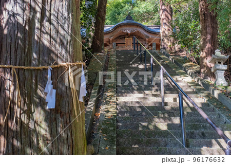 日谷神社 参道 鳥取県日野郡日南町笠木 日谷神社 参道 鳥取県日野郡日南町笠木 96176632