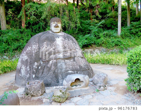 岡本太郎が感動した万治の石仏( 長野県諏訪町) 岡本太郎が感動した万治の石仏( 長野県諏訪町) 96176783