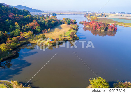 ドローン撮影|紅葉が美しくキャンプもできる曽根沼公園|滋賀県彦根市 ドローン撮影|紅葉が美しくキャンプもできる曽根沼公園|滋賀県彦根市 96178144