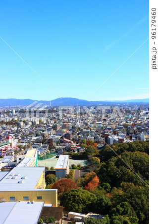 多くのビル、マンションが立ち並ぶ名古屋市東部の風景 96179460