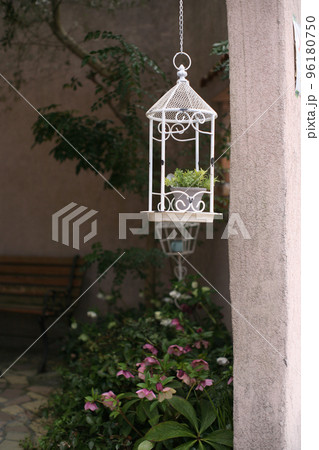 雑貨店のオブジェ 96180750