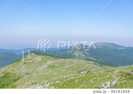 愛媛県 新緑が美しい四国カルスト(2022年撮影) 愛媛県 新緑が美しい四国カルスト(2022年撮影) 96181908