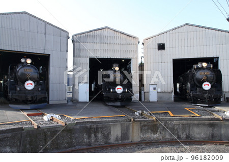 鉄道150周年を感じるSL並び 96182009