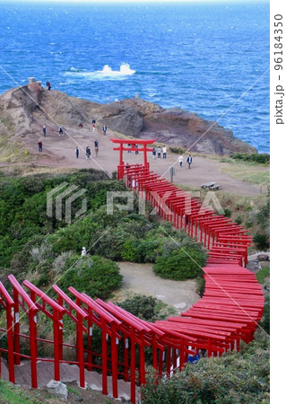 元乃隅神社・もとのすみじんじゃ(山口県・長門市) 元乃隅神社・もとのすみじんじゃ(山口県・長門市) 96184350