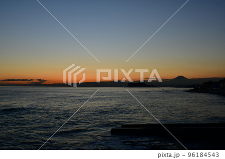 相模湾　稲村ヶ崎公園から 96184543