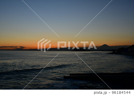 相模湾　稲村ヶ崎公園から 96184544