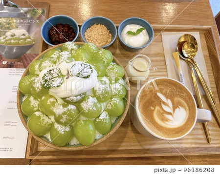 シャインマスカットのかき氷 シャインマスカットのかき氷 96186208