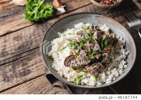 Risotto with mushrooms 96187744