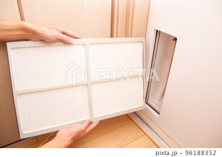 住宅の換気システムのフィルター交換 96188352