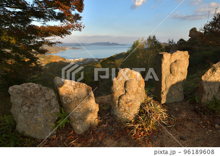 広島県尾道市因島　白滝山の五百羅漢 96189608