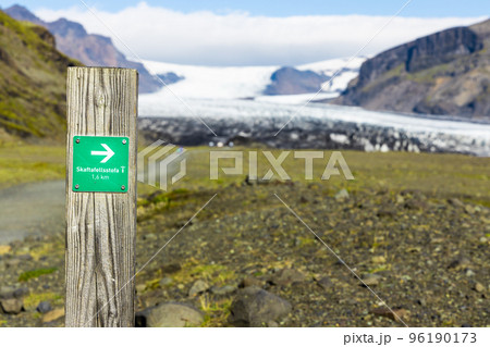 Hiking signpost direction to Skaftafellsstora glacier within Vatnajokull National Park Iceland. 96190173