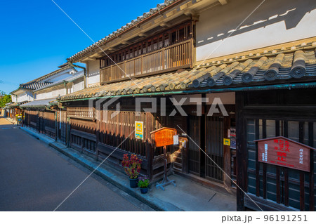 奈良　重要伝統的建造物群保存地区　今井町の町並み 96191251