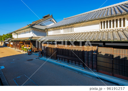 奈良　重要伝統的建造物群保存地区　今井町の町並み 96191257