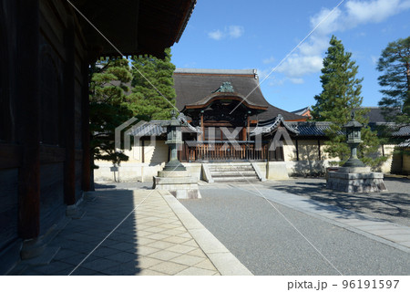 妙心寺　法堂から大方丈を望む　京都市右京区花園 96191597