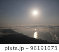 雲海と太陽 96191673