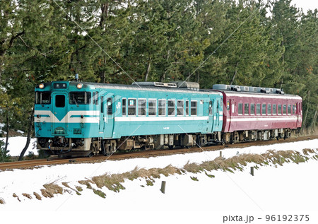 氷見線 雨晴ー島尾 JR西日本 キハ40-2090 加古川色+キハ28-2346