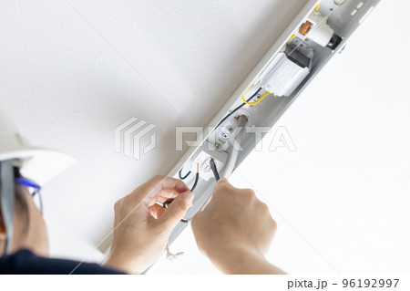 照明器具の交換工事	 96192997