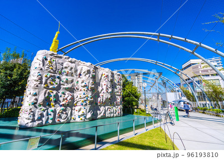 日本の東京都市景観 10月。忍び寄る新たな変異株…屋外での感染リスクはほぼないが…宮下公園＝26日 96193810