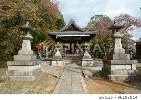竹中稲荷神社 参道と拝殿 京都市左京区吉田 竹中稲荷神社 参道と拝殿 京都市左京区吉田 96193914