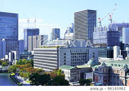 建設ラッシュの大阪市役所周辺（2022年秋） 96193962