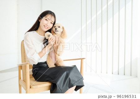 犬のいる暮らし 96196531