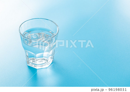 ミネラルウォーター　ブルーバック 96198031