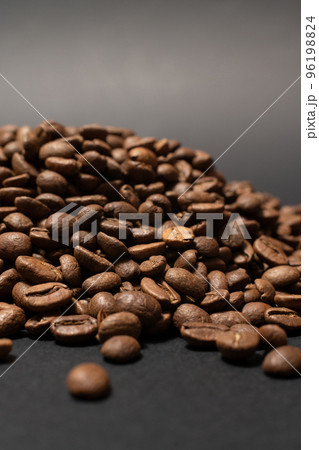 Top view of coffee beans, texture of coffee beans. 96198824