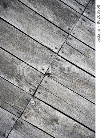 diagonal detail of an old wooden floor 96200509