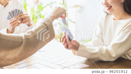 男女　ライフスタイル　カードゲーム 96201912