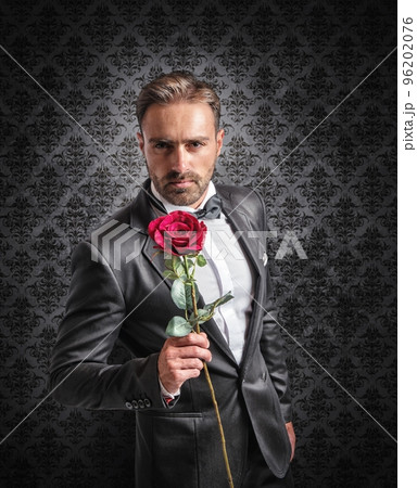 Give a rose on the anniversary 96202076